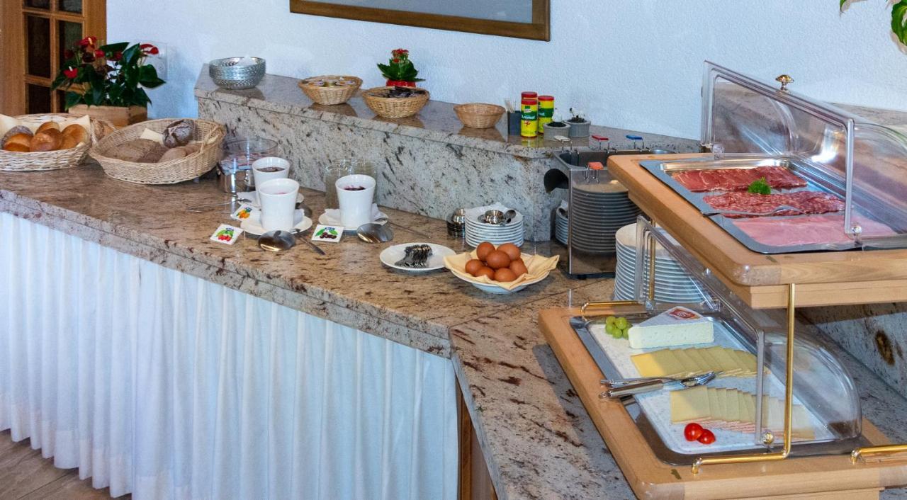 Hotel Portjengrat Saas-Almagell Bagian luar foto