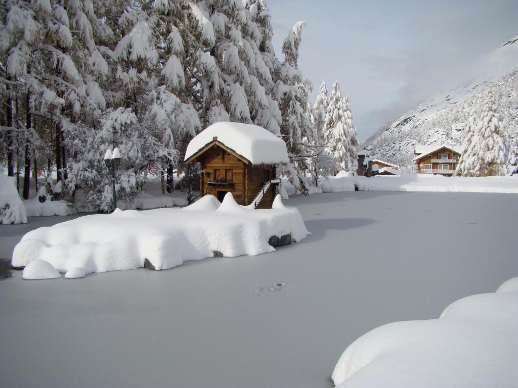 Hotel Portjengrat Saas-Almagell Bagian luar foto
